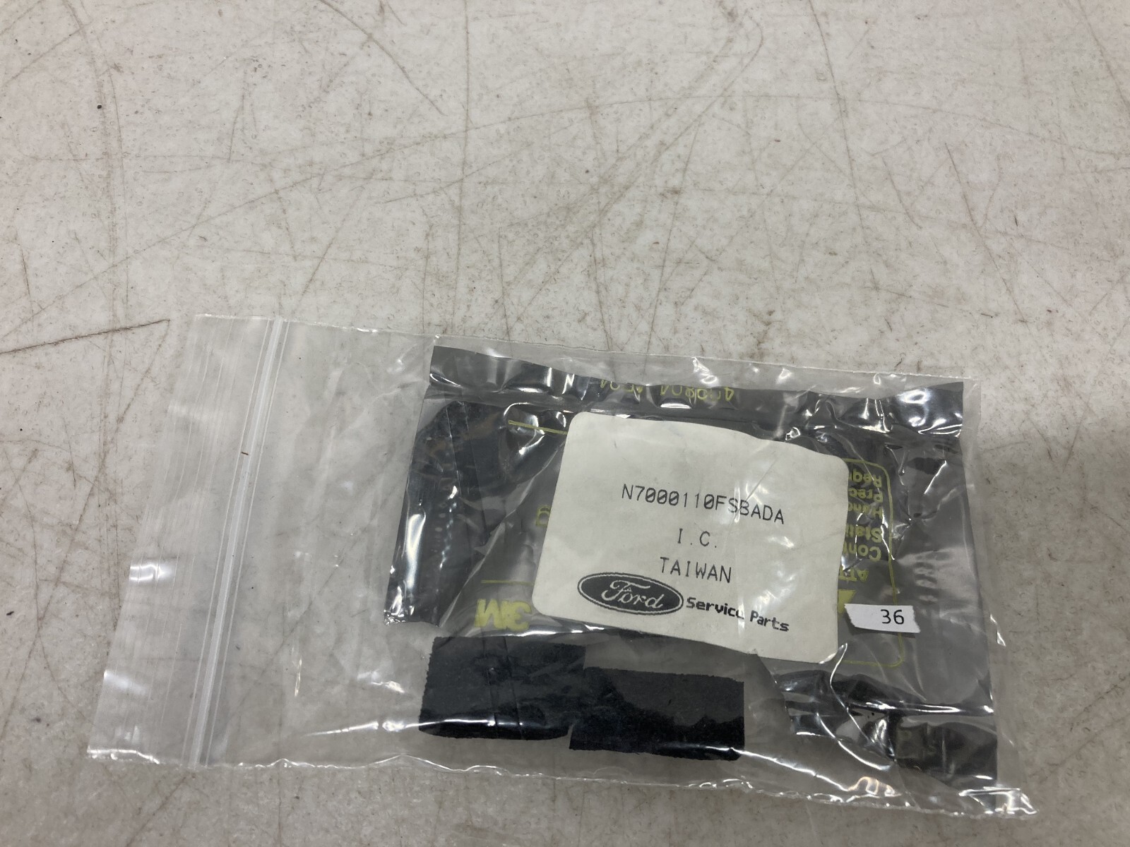Vintage Car Radio Audio Part, N7000110FSBADA, I.C., FORD