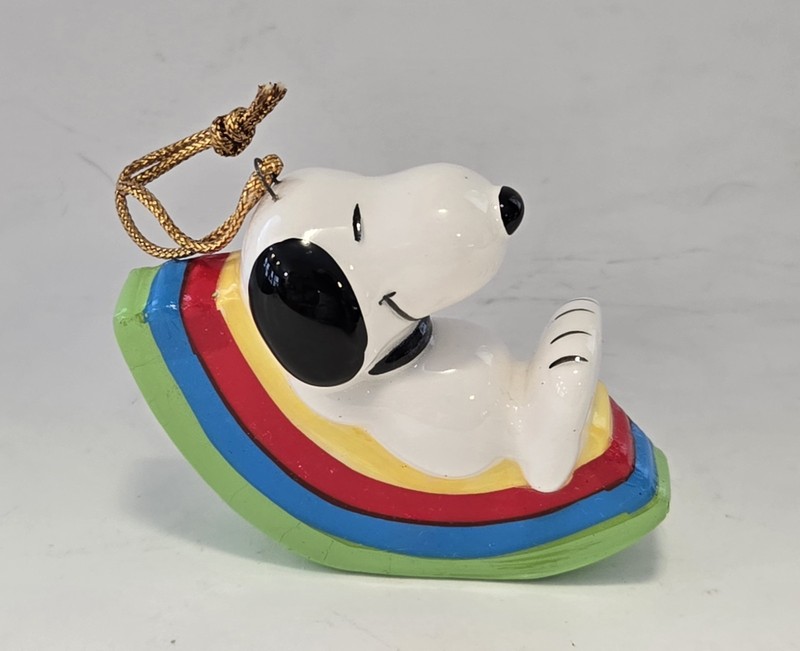 Peanuts Snoopy 1966 RAINBOW Christmas Ceramic Ornament Japan Great Condition
