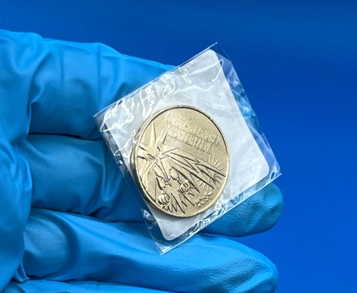 Zapdos Pokemon GOLD coin  ( Unopened ) JR West Stamp Rally 1999 Medal Japanese