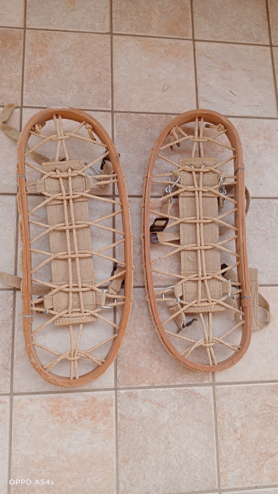 Ciaspole in legno con corda e attacchi a cinghia, coppia 2 pz colore naturale