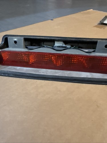 92-95 MITSUBISHI MONTERO 3RD BRAKE LIGHT CENTER THIRD TAIL LAMP GENUINE OEM - Picture 3 of 14
