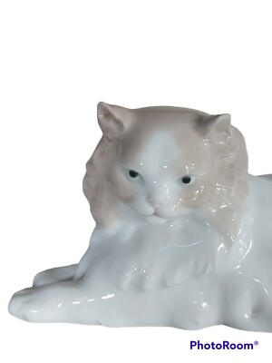 Lladro NAO Porcelain Laying Angora Cat Kitty Cat Figurine 113