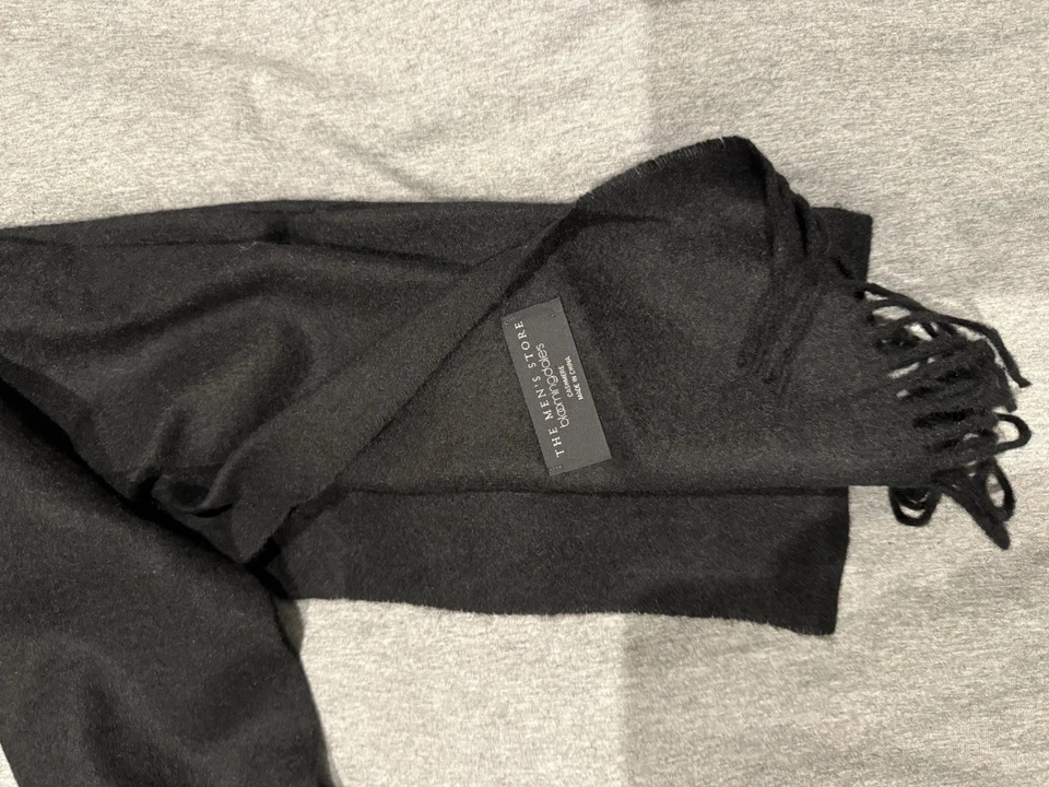 Bufanda de cachemir negra The Men’s Store Bloomingdale’s Foto 3 de 3