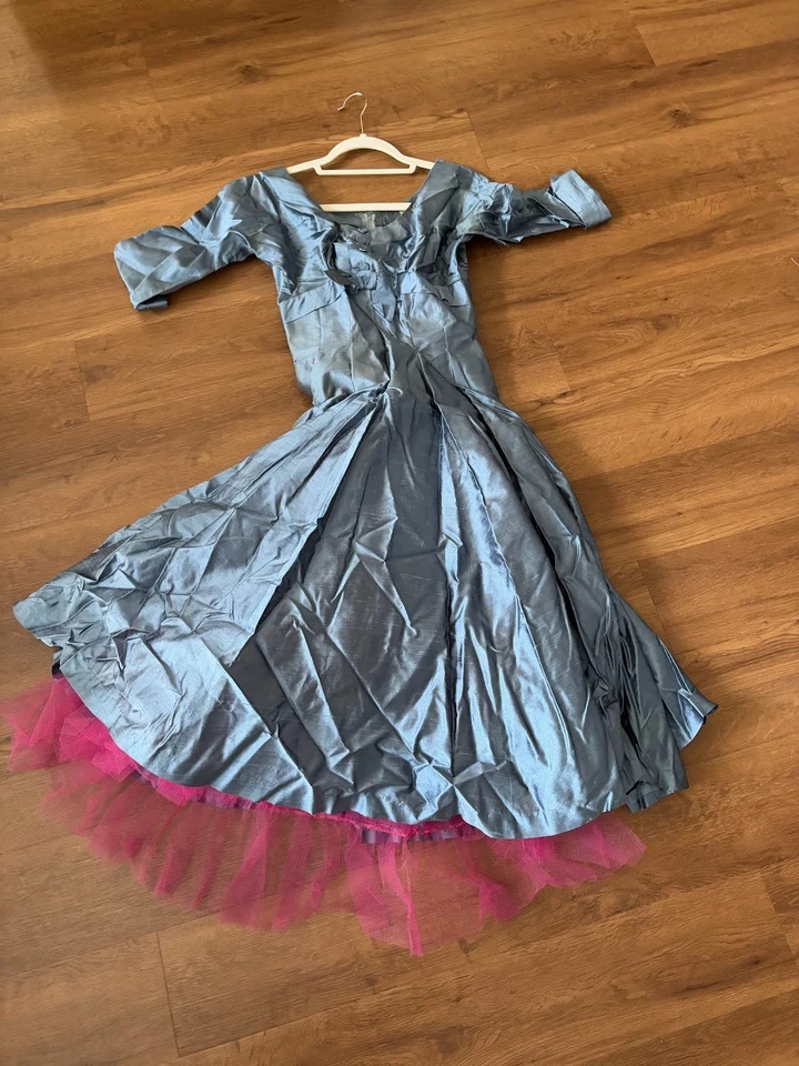 LOTE DE VESTIDOS DE COLECCIÓN AÑOS 50-70 SEDA TUL DISEÑADORES DIMENSIONES JÓVENES SANDRA SALVIA Foto 2 de 4