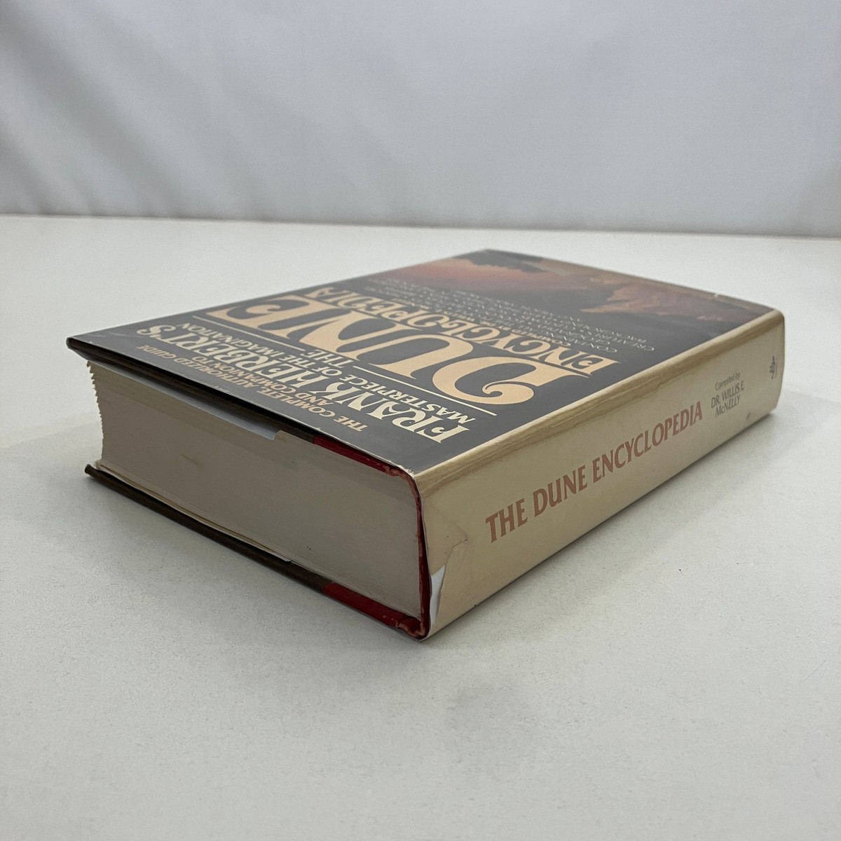 The Dune Encyclopedia Willis McNelly Book Club Edition 1984 HCDJ