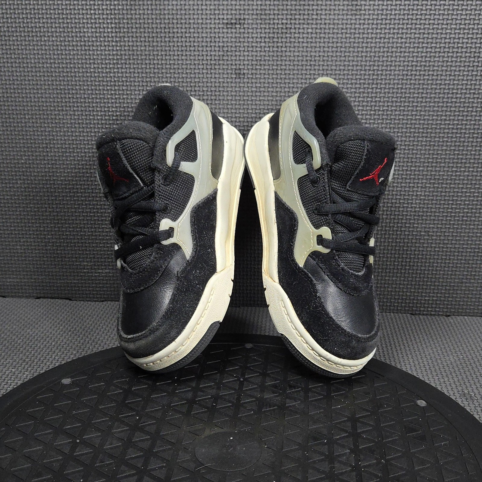 Nike Air Jordan Shoes Kids Size 11.5C Black Beige Basketball Sneakers FQ7936-006 thumbnail 5