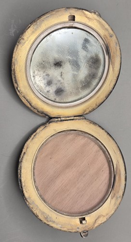 Trucco India 1945 compatto con gioielli - Foto 2 di 5