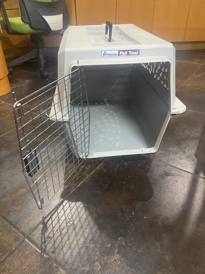 Такси для домашних животных Petmate 24 в длину x 15 в ширину x 17 в высоту - Изображение 2 из 4