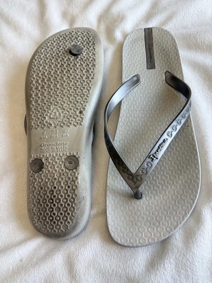 Chanclas Ipanema gris/plateadas para mujer talla 9 usadas Foto 4 de 4