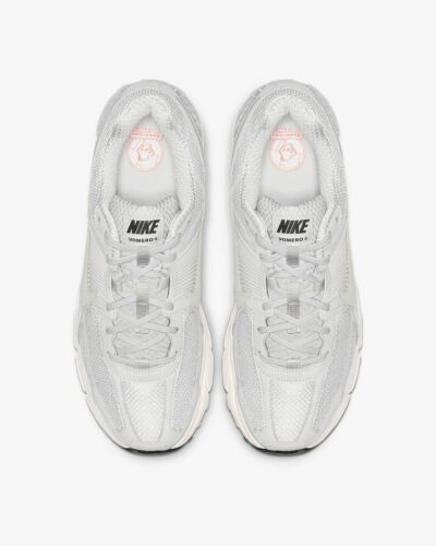 Nike Zoom Vomero 5 Herrenschuhe in Vast Grey/Black/Sail - Bild 4 von 7