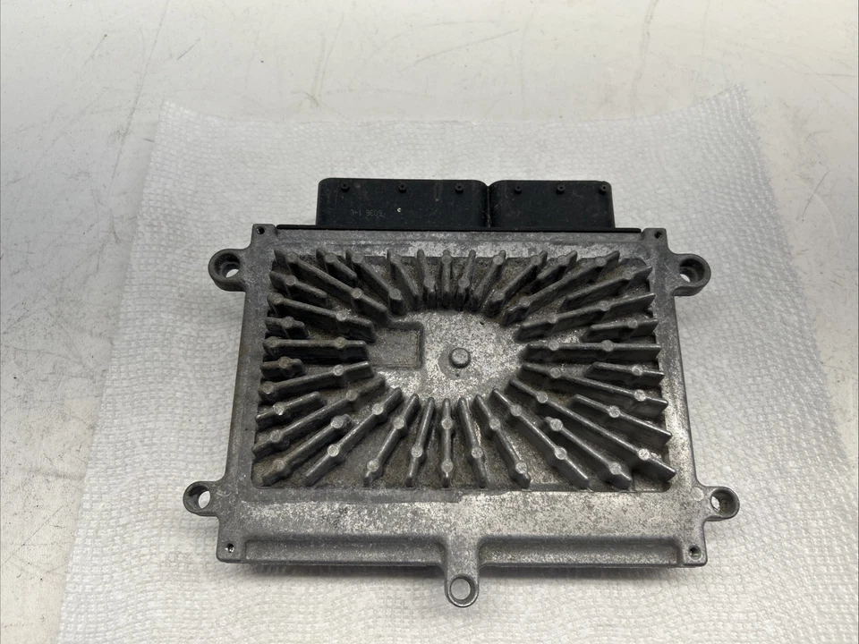 OEM ENGINE COMPUTER CONTROL MODULE ECM ECU FOR 2006 Volvo S40 2.4L 079700-9133 - Image 2 of 4