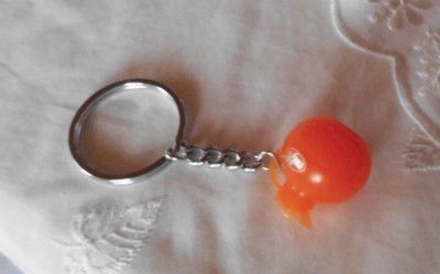 Schlüsselanhänger mit winziger  alfi Kanne orange