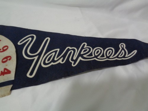 1964 NY Yankees Full Size Pennant Complete with Orig Team Pic and Year Sash - Picture 6 of 16