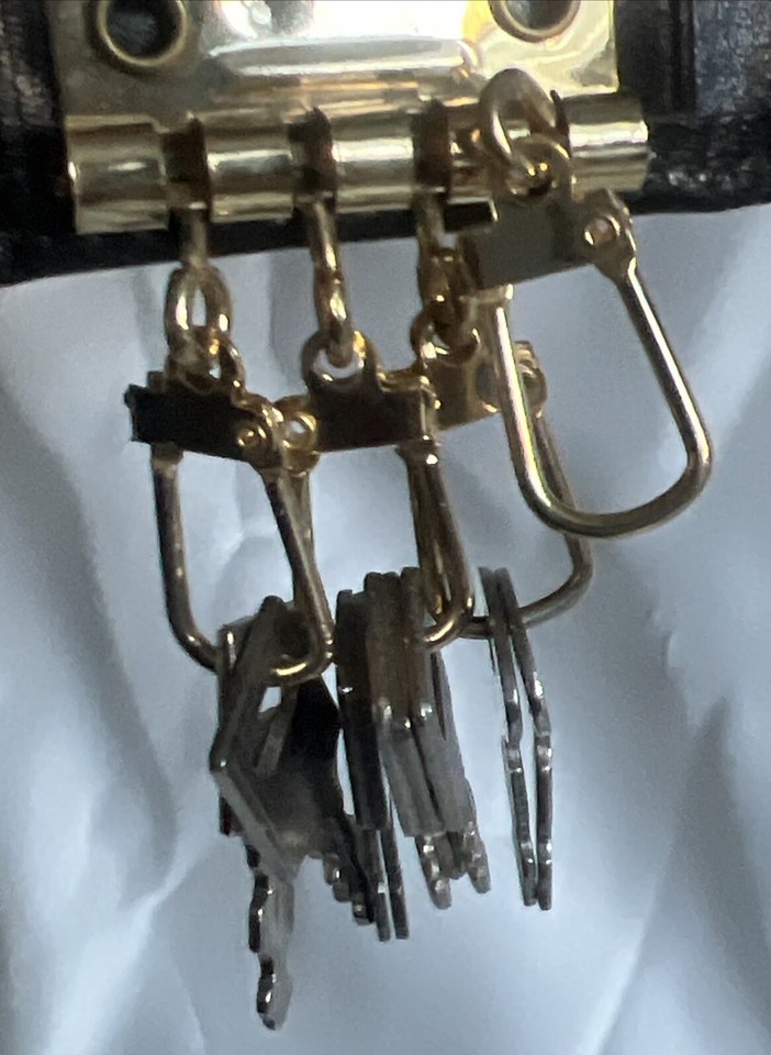BOSCA BLACK LEATHER MULTI KEY HOLDER W VINTAGE Little ESTATE Keys | eBay