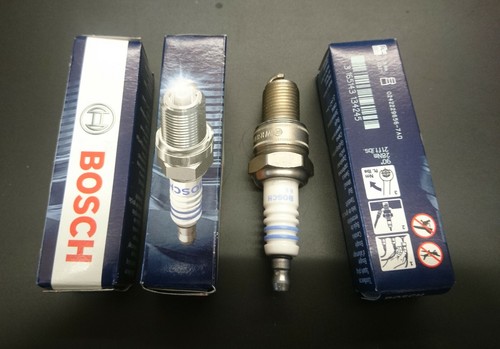 Set of 4 BOSCH Spark Plugs - 0242229538 WR8DC+ (0 242 229 656) - LR Part:RTC3570 - Picture 2 of 3