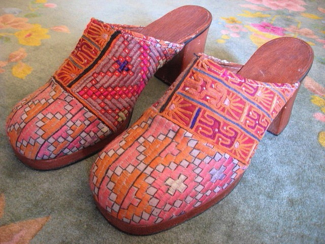 Vtg 1970’s Afghan Embroidered Leather Shoes  Woman's size 7.5 M