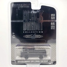 GreenLight Collectibles '76 Volkswagen Type 2 Double - 1:64 (2017 Black Bandit)