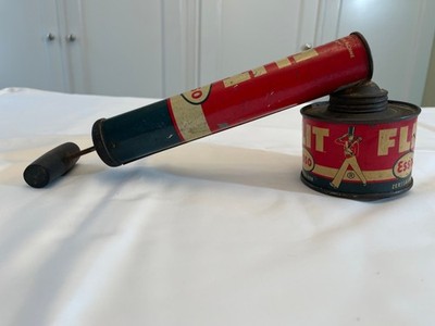 ESSO Flit Zerstäuber, Blech, Länge 30cm, Höhe 12cm, gebraucht, 1950er Jahre