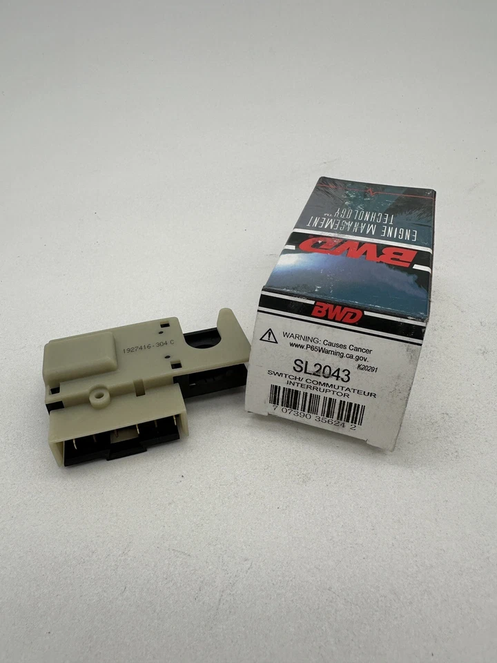 Interruptor de luz de freno SL2043 1999-2007 BWD Chevy Silverado 1500 2500 3500 Foto 2 de 4