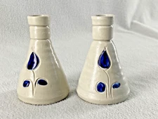 Williamsburg Pottery Bud Vase Salt Glazed Stoneware Blue Leaves 3 1/2” Set of 2