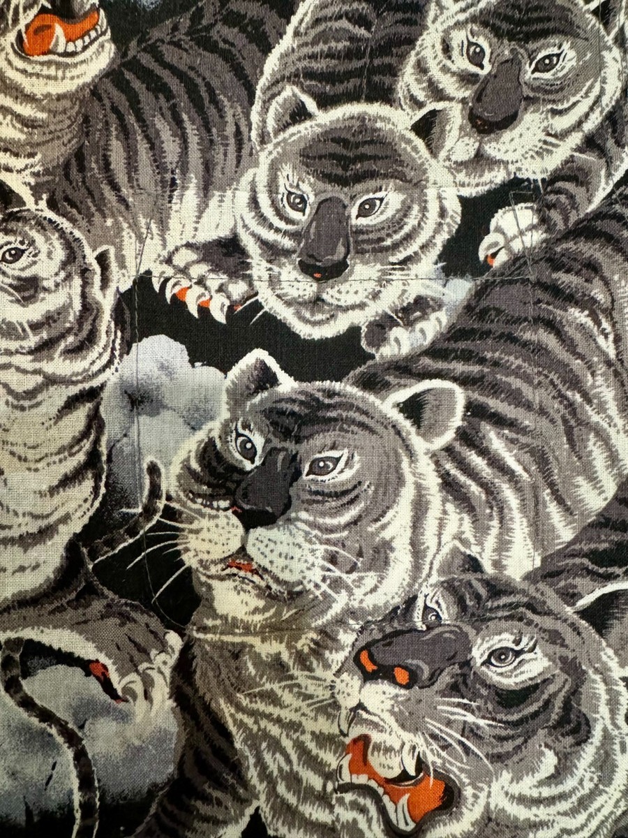 Hula Keiki HK-19007 Hyaku Tora Black Tiger Aloha Shirt XS