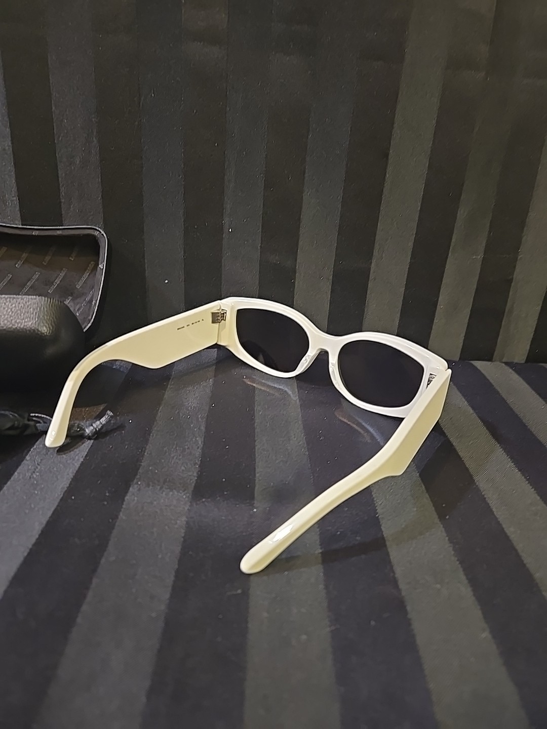 Balenciaga Women's Sunglasses XL Cat Eye White Frame With Case  thumbnail 6