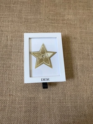 PIN'S BROCHE DIOR ÉTOILE DORÉE VINTAGE AVEC BOÎTE PARFUMS CHRISTIAN DIOR - Photo 1/4