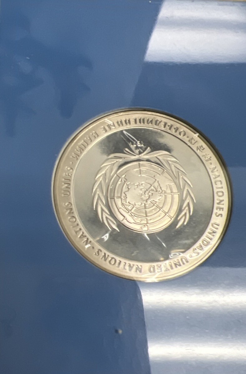 コレクション 1971 United Nations Peace Medal Vintage UNITED NATIONS 1971 PEACE MEDAL STERLING SILVER