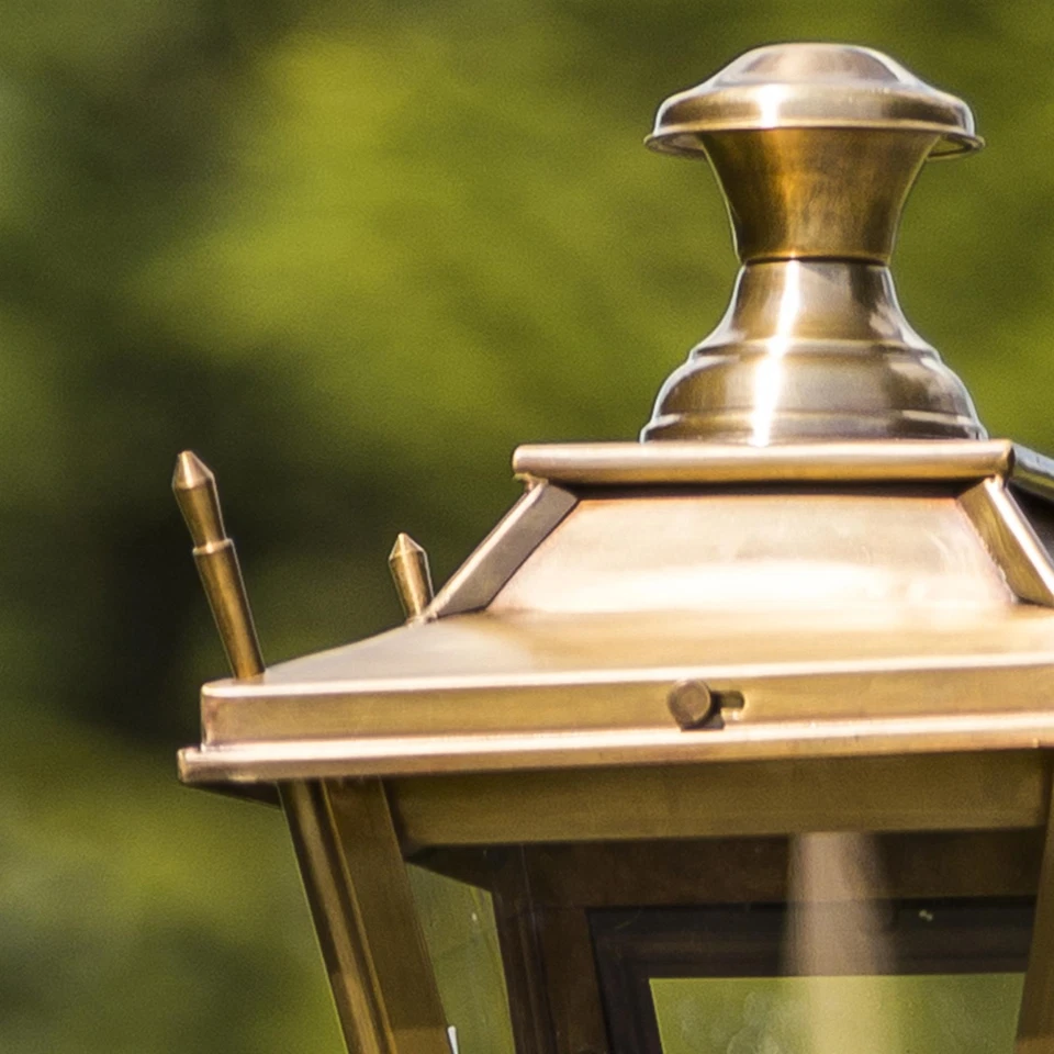 Deluxe 2.26m Tall Brass Traditional Dorchester Garden Street Lamp Post Set - Image 3 of 4