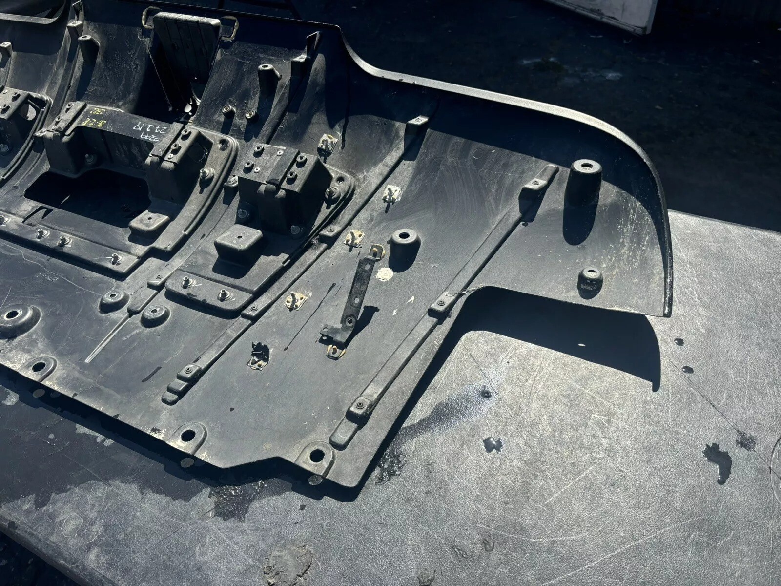 Genuine Ferrari 488 GTB Spyder Genuine Rear Diffuser 086639500 086639400
