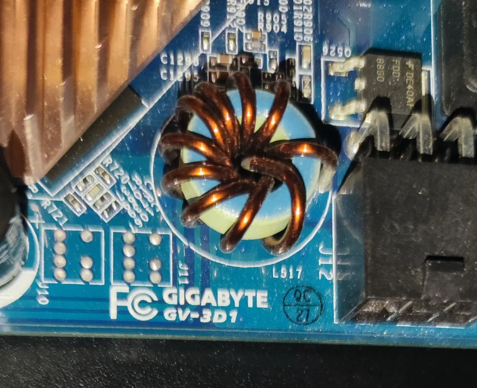 GIGABYTE GEFORCE DUAL 6600GT GV-3D1 256MB PCI-E - Image 2 of 4