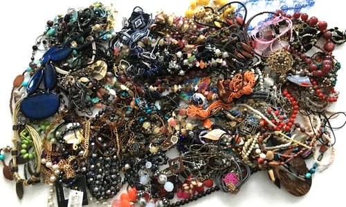 10.5 Lbs+ HUGE Vtg Costume to Fashion Jewelry lot Necklace Bead Chain UNSORTED