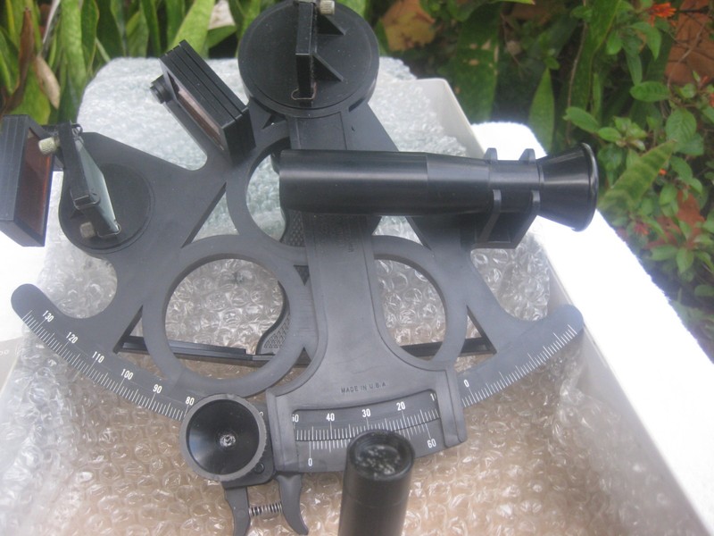Davis vintage mark 12 sextant with all the lens/paperwork/manual/no damage.