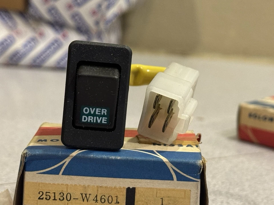 1982-1984 Datsun 810 Overdrive Switch Button Control NOS 25130-W4601 - Image 3 of 4