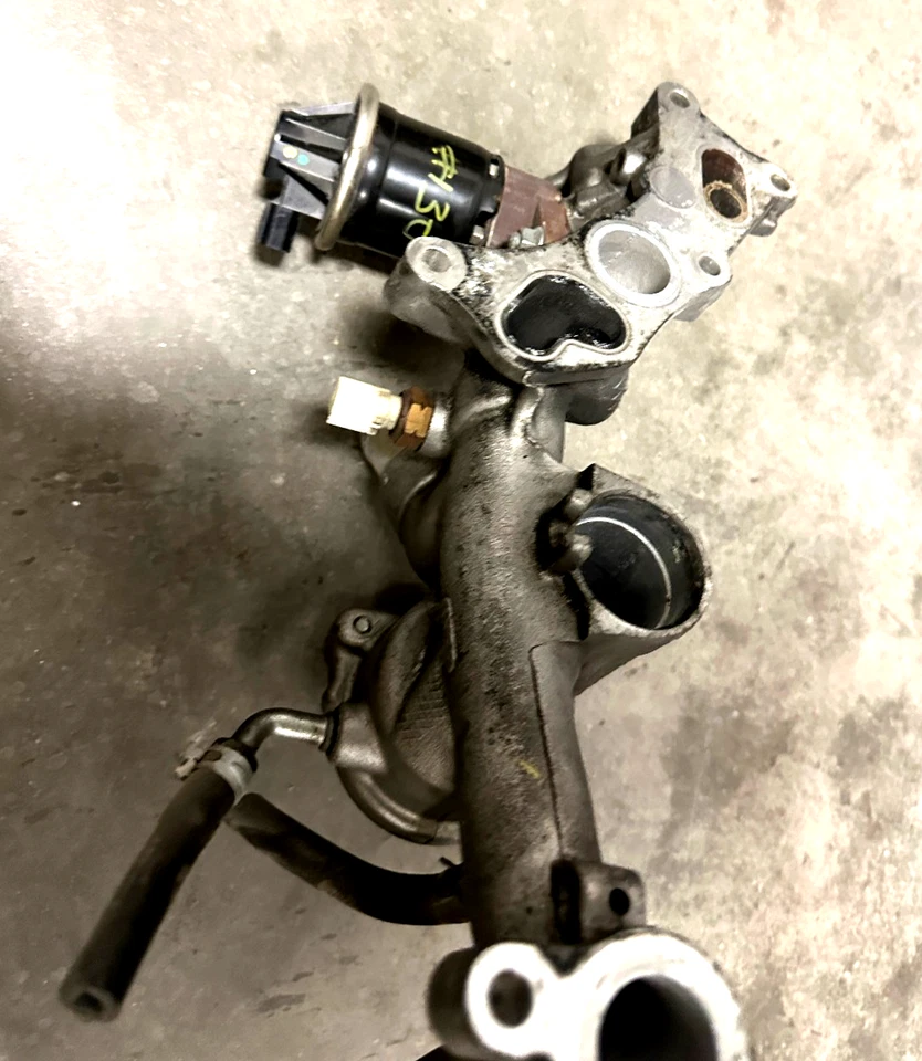 #130 - 2009 HONDA ODYSSEY EX-L ENGINE MOTOR THERMOSTAT HOUSING w/ EGR VALVE OEM+ Foto 3 de 4