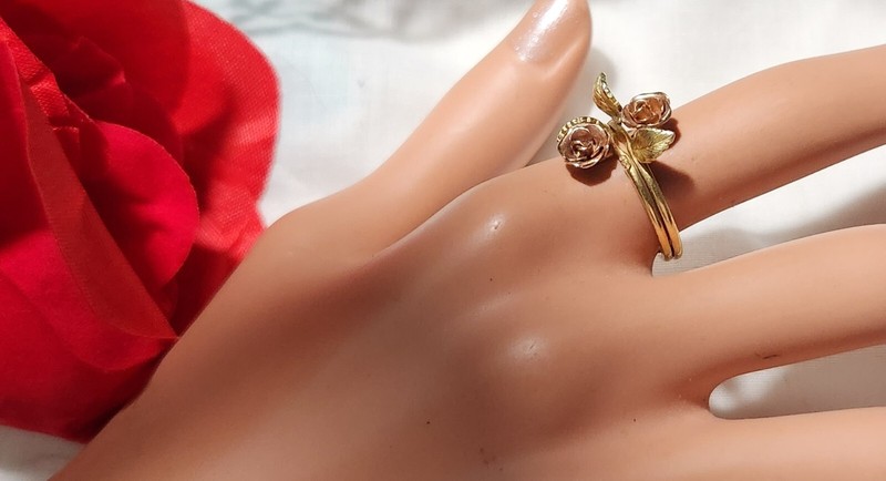 14KT TRI COLOR GOLD RINGS S-7 (WEAR TOGETHER OR SEPARATE)