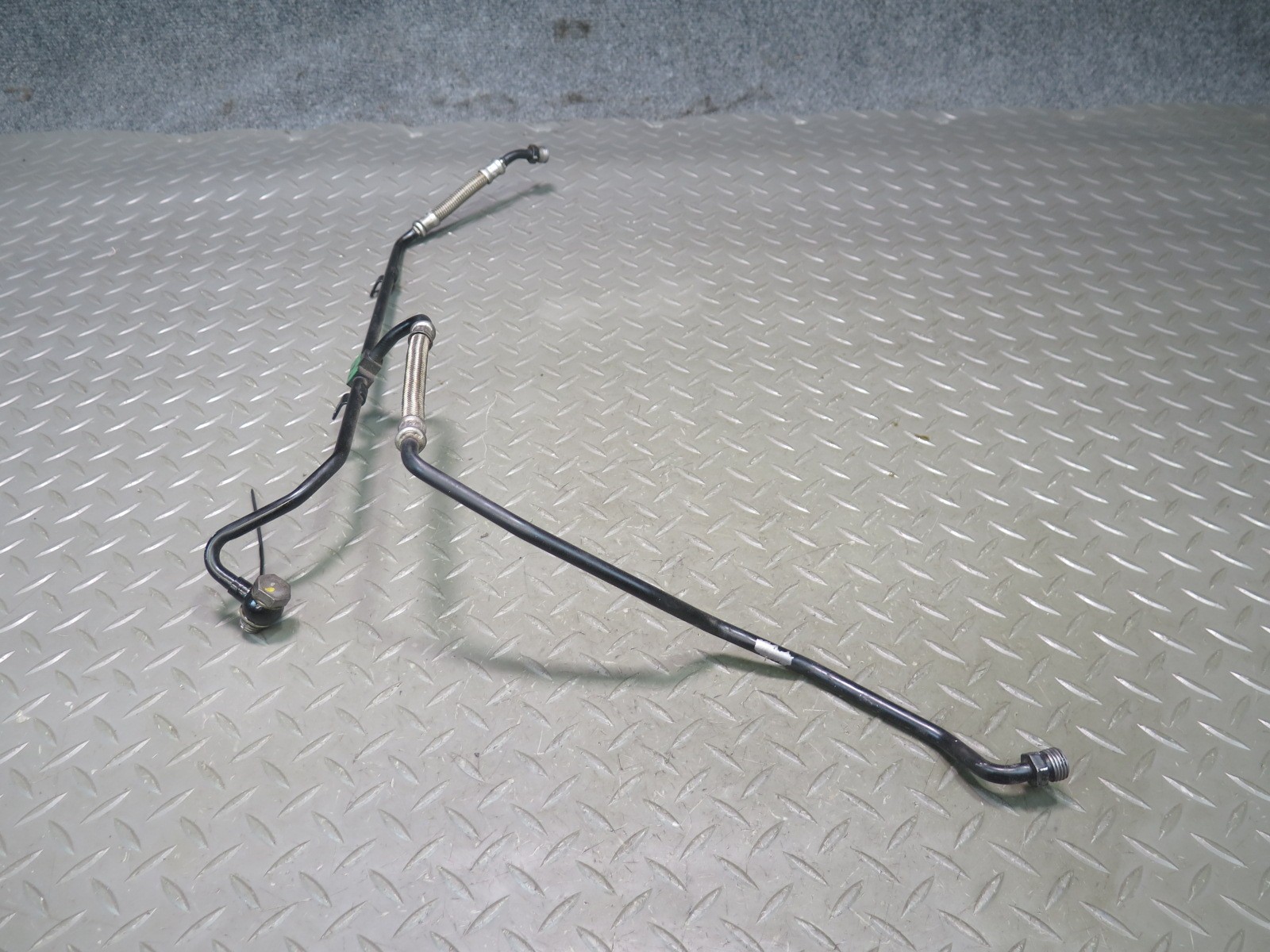2006-2012 BENTLEY FLYING SPUR 6.0L W12 ENGINE TURBOCHARGER OIL LINE