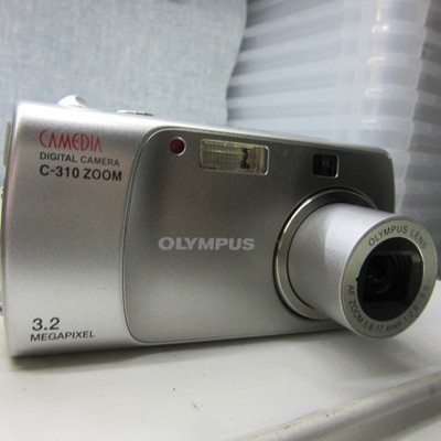 Olympus Digital Camera Camedia C-310 Zoom 3.2MP Silver Tested