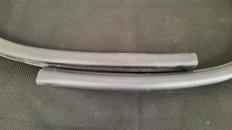 12 2012 FERRARI CALIFORNIA F149 OEM DRIVER LEFT DOOR RUBBER MOULDING 