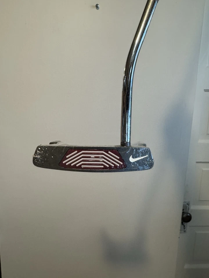 NIKE GOLF Method Core Drone Putter [34”] New Old Stock With Putter Cover - Image 2 of 4