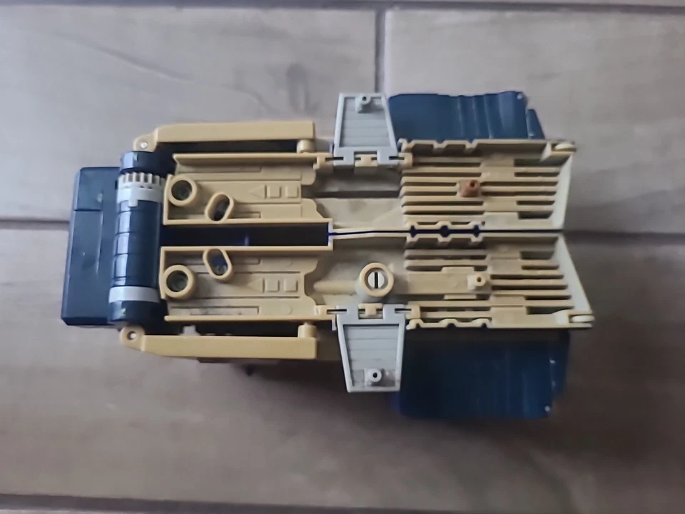 2002 Hasbro Transformers Armada Super Class Optimus Prime TRAILER Discolored - Image 3 of 4