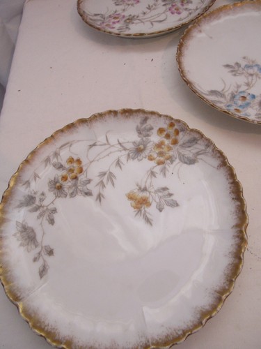 Chfeild, Haviland, Limoges plates floral pattern gold scalloped edge 5 3/4" - Picture 2 of 7