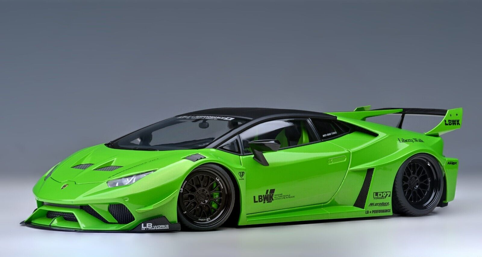 Liberty Walk LB Silhouette Lamborghini Huracan GT Pearl Green 1:18 