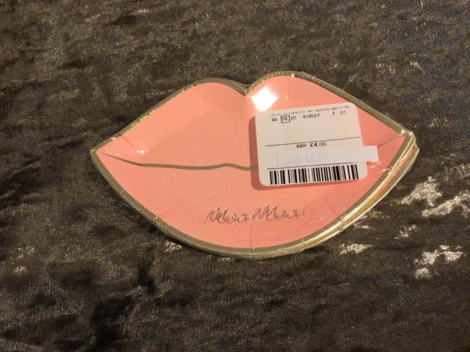  New Meri Meri Birthday Set.Flower Plates,Pink Cups,Napkins,Pouch,mini Lips Dish - Image 4 of 4