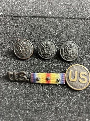 Vintage WW1 / WW2 Era Military Buttons and Pins Mixed Lot of 6 Pieces