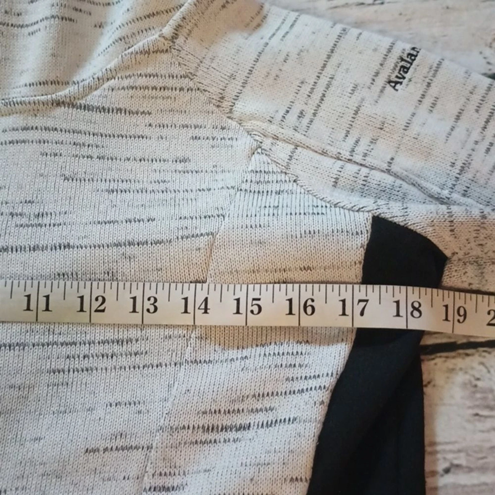 VETEMENTS Felpa con cappuccio e zip in maglia nera bianca Avalanche M