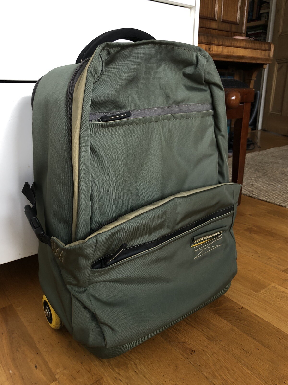 MANDARINA DUCK Clásico Balístico Nylon Trolley Estuche Cabina Mochila Verde Salvia