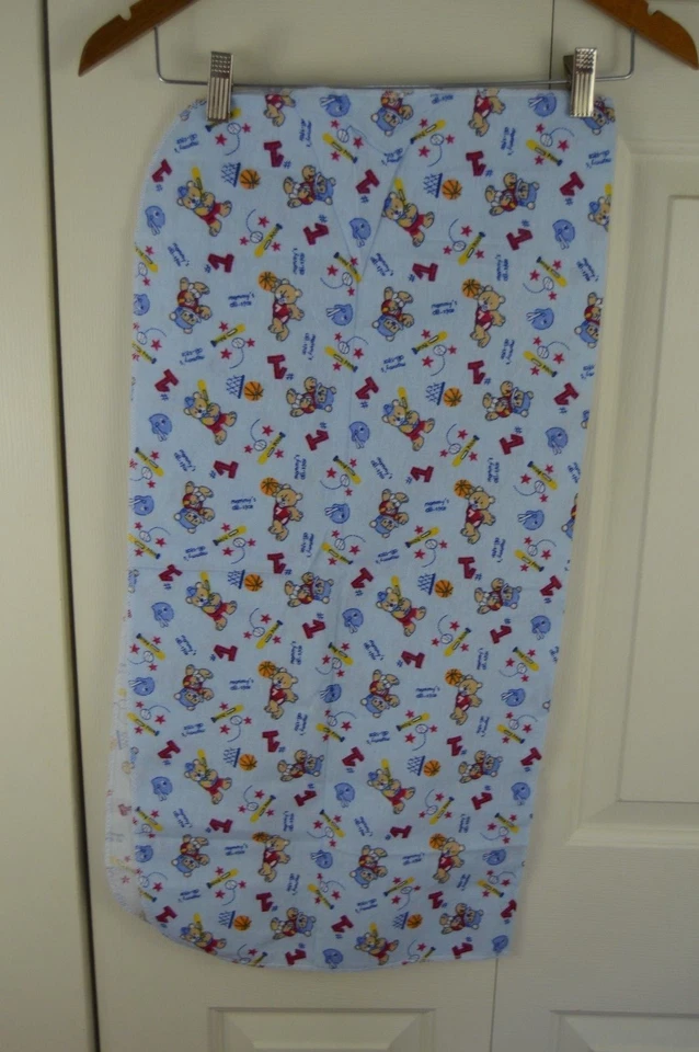 Manta deportiva de franela para recibir azul rojo All Star para bebé cómodo oso de peluche Foto 3 de 4