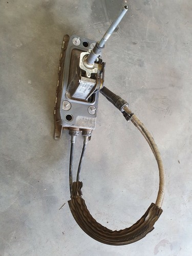 VW TOURAN 1.9 TDi MANUAL 6 SPEED GEARBOX SHIFTER TOWER CABLES RODS 1T0711049M