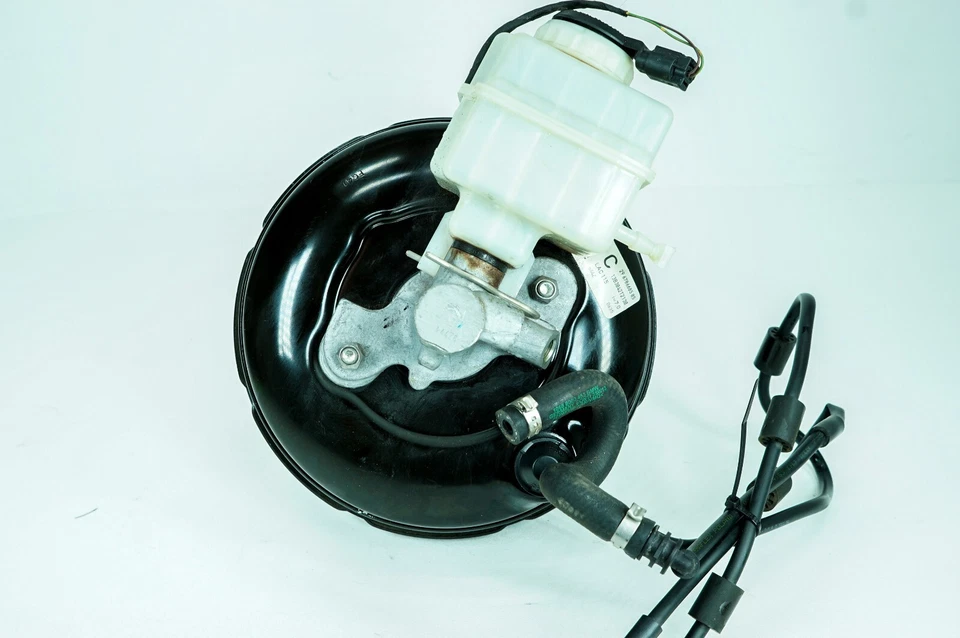 09-15 宝马 750i xDrive 制动助推器主缸水库罐瓶 5112 — 第 2/4 张图片